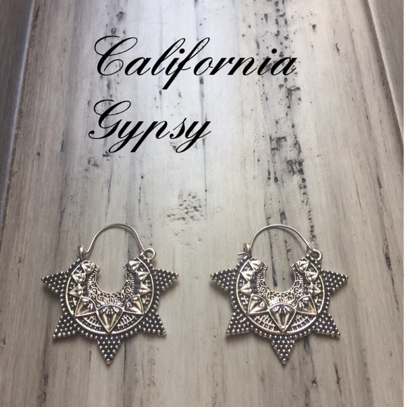 Boho indie festival etched silver hoop earrings🦋 - Picture 2 of 4